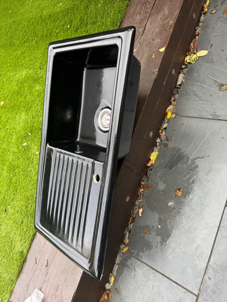 Porcelain black kitchen sink