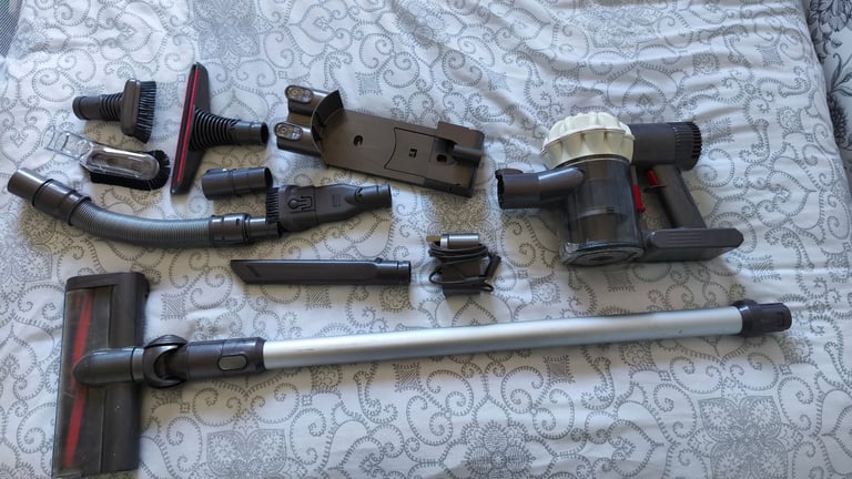 Dyson V6 cordless vacuum cleaner working but needs a new battery 