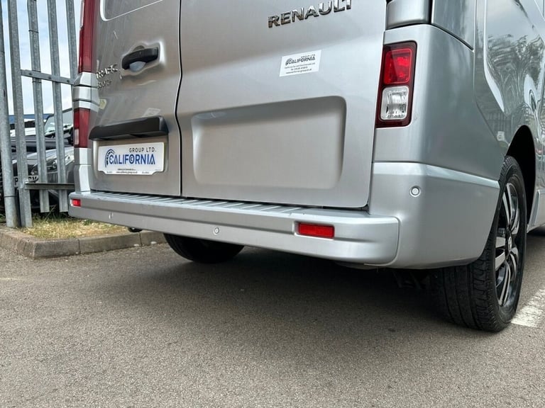 2023 Renault Trafic 2.0 dCi Blue 28 Sport+ Panel Van 5dr Diesel EDC SWB Euro 6 (s/s) (170 ps) PAN...