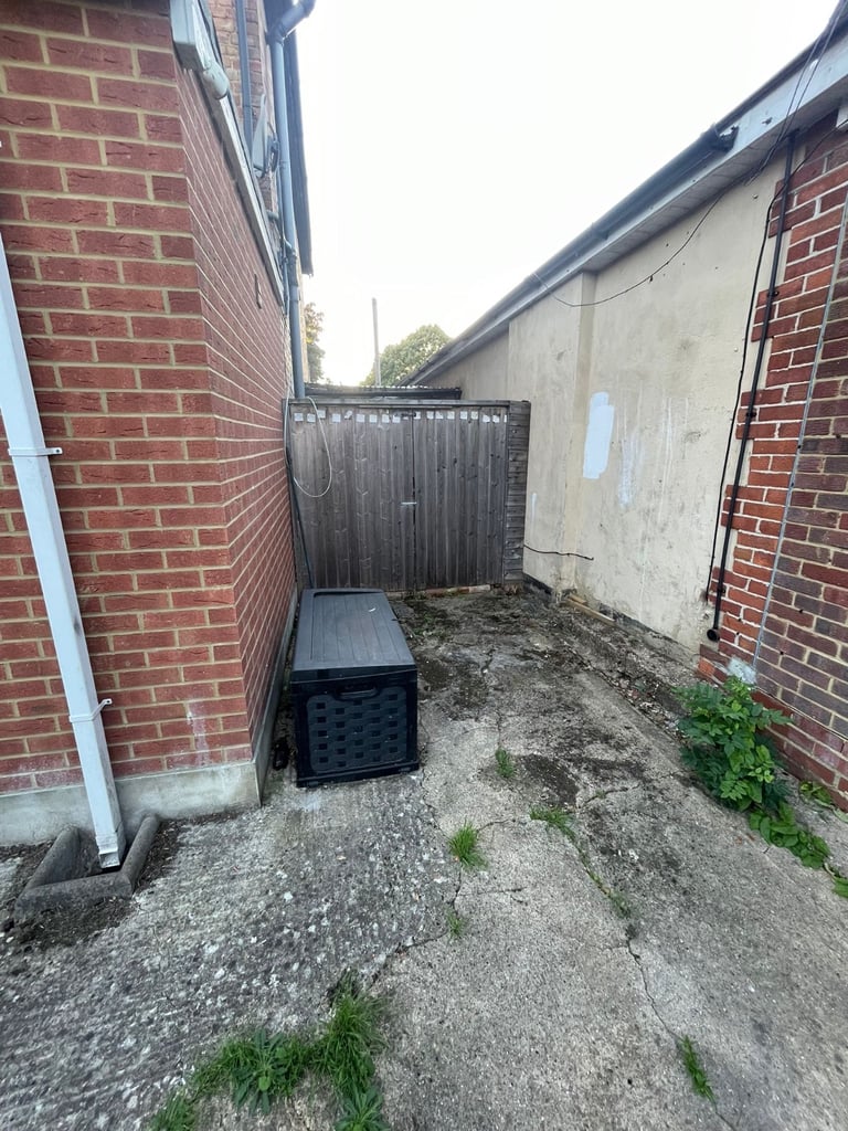 3 Bedroom House For Sale in Hounslow - £575,000