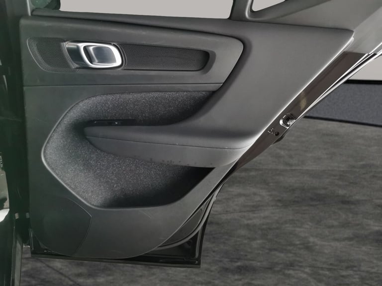 2021 Volvo XC40 1.5 T5 Recharge PHEV R DESIGN 5dr Auto ESTATE PETROL/ELECTRIC Automatic