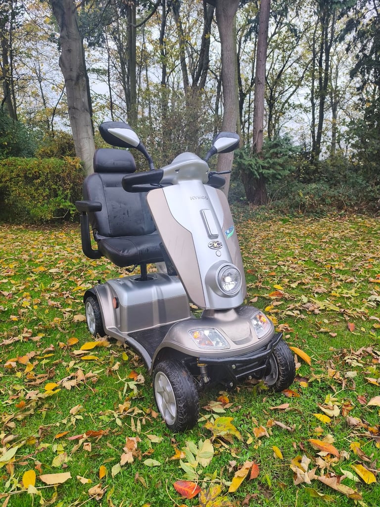 Kymco Midi 8mph road legal mobility scooter. Local delivery available 