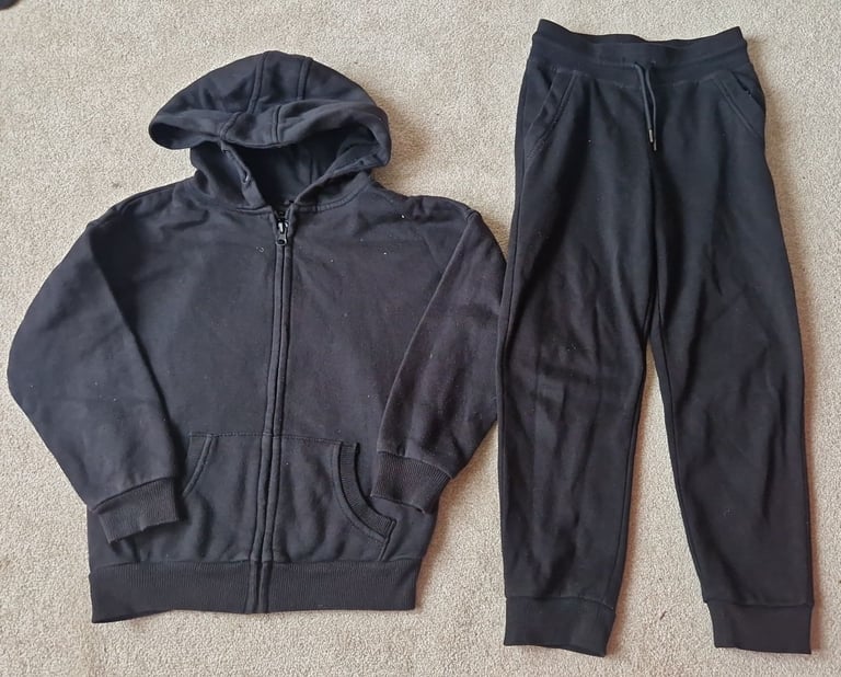 Boys black cotton tracksuit age 5-6 years
