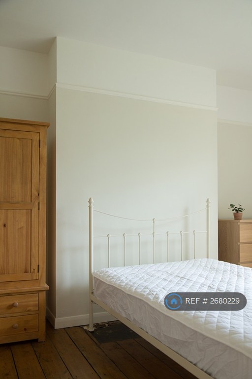 1 bedroom flat in Anerley Park, London, SE20 (1 bed) (#2680229)