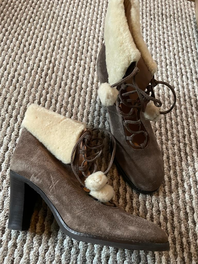 NEW> Demi-season women"s low shoes. HOBBS.