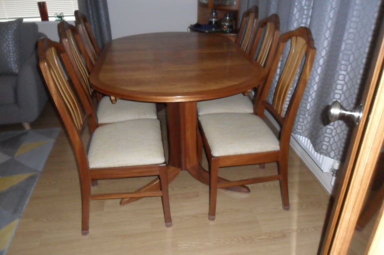 Nathan Teak extending table with six chairs            vgc