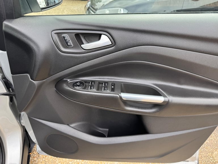 FORD KUGA 2.0 TDCi Titanium 2015