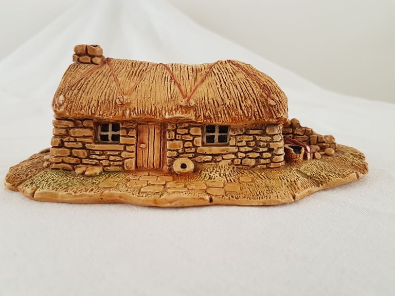 image for Small cottage ornament 