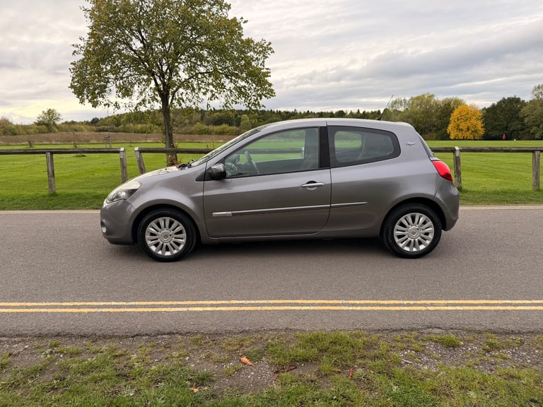 2011 Renault Clio i music 1.2 low mileage 59,000 miles - Image 3