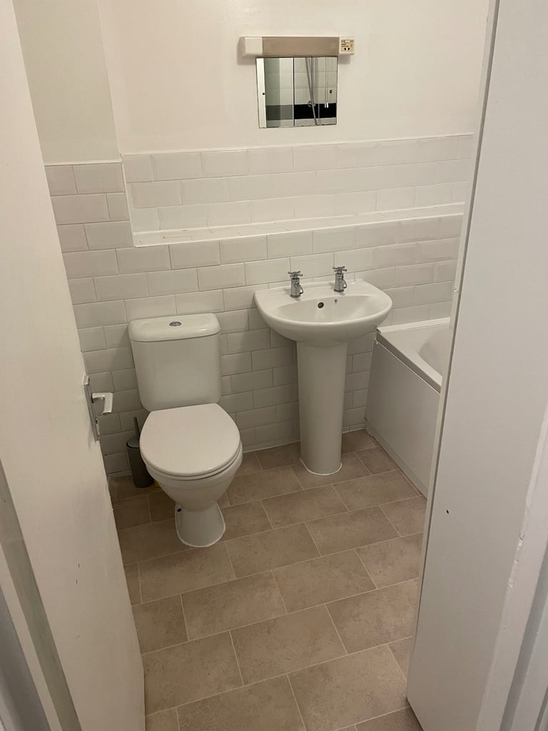 Modern One-Bedroom Flat with Parking – To Let in South Croydon