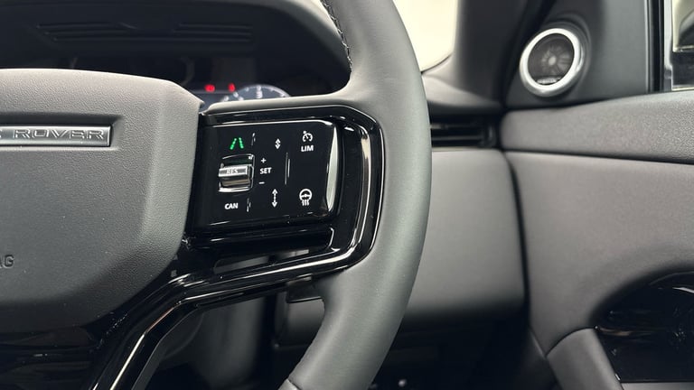 2025 Land Rover Range Rover Evoque 1.5 P270e 12.17kWh Dynamic SE SUV 5dr Petrol Plug-in Hybrid Au...