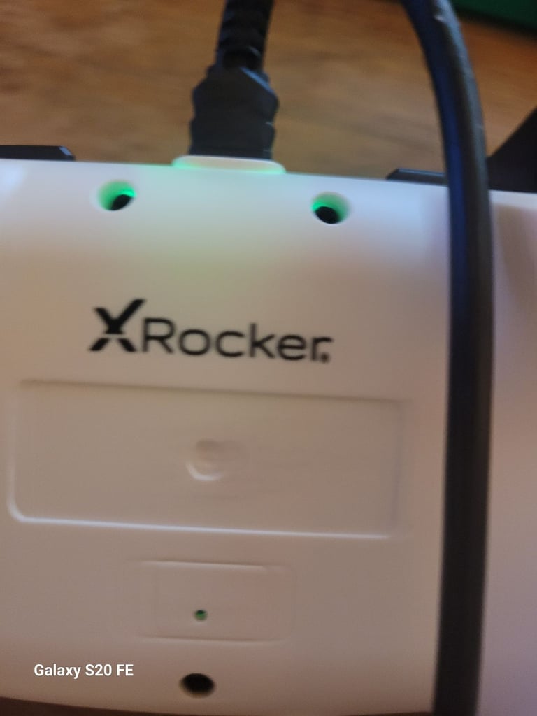 preloved xrocker Game Controller Black Wired PC USB - minor right thumbstick drift