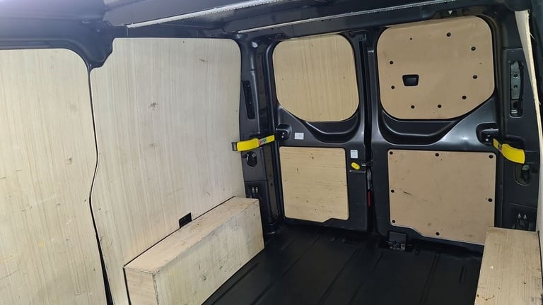 FORD TRANSIT CUSTOM 2.0 300 ECOBLUE LIMITED P/V L1 H1 130 BHP SWB DIESEL