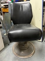 image for 1960s barbers chair 