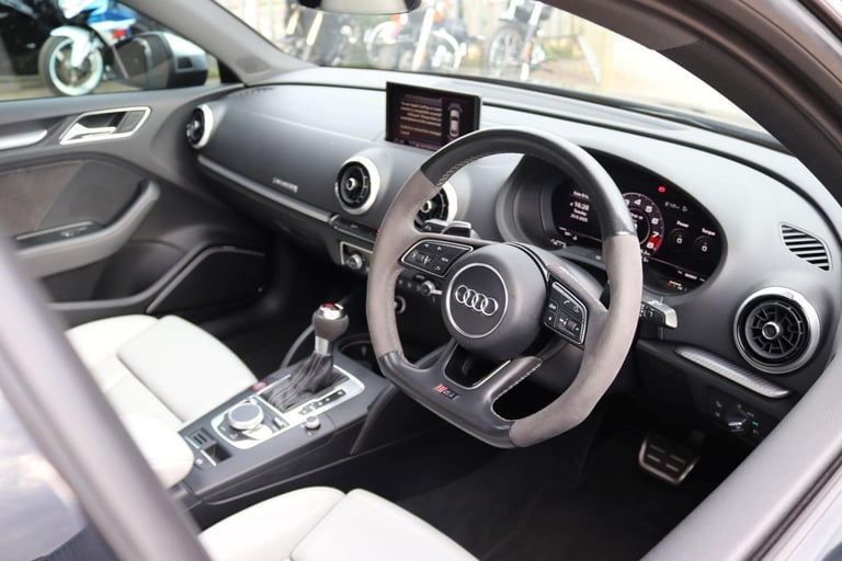 Audi RS3 2.5 TFSI S Tronic quattro - STAGE 2 - PAN RF - ACC - CARBON - SS SEATS 