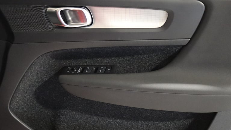 2021 Volvo XC40 T3 Momentum Manual (Park Assist, Cruise Control, Bluetooth) ESTATE Petrol Manual