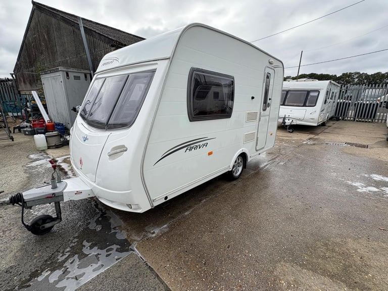 2010 Lunar Ariva Light weight caravan