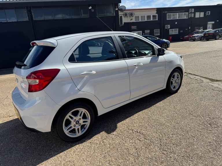 2017 Ford Ka+ 1.2 Ti-VCT Zetec Euro 6 5dr HATCHBACK Petrol Manual