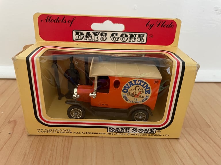 Bundle of die-cast models 