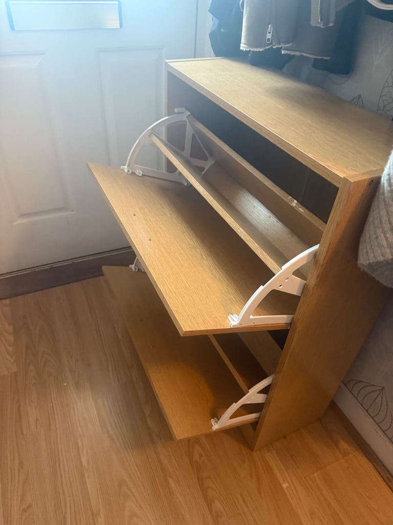 Shoe cabinet 