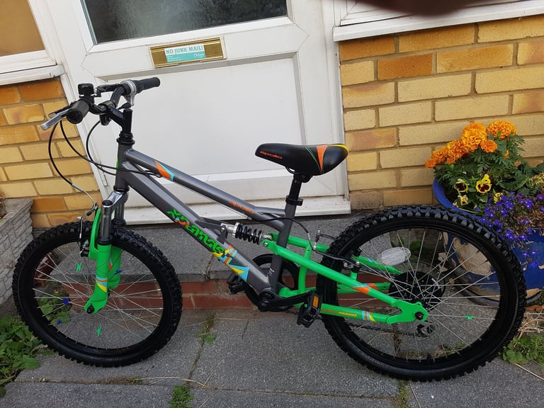 BOYS 20" WHEEL BIKE IN GOOD CLEAN WORKING CONDITION AGE 7+