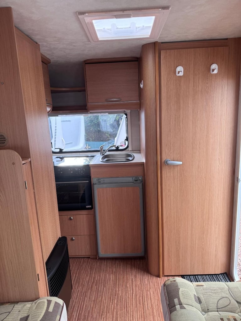 Adria Altea 360LT, Yr.2009, 2 Berth, mover, air awning 