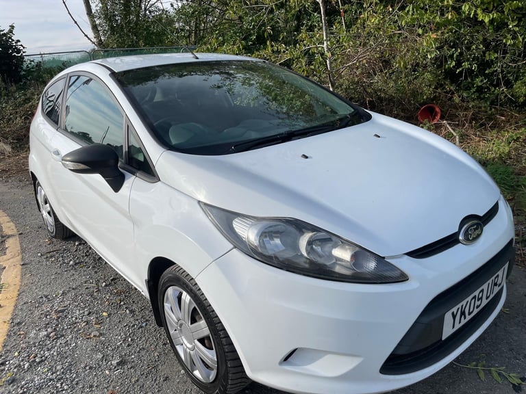 FORD FIESTA 1.2 STYLE 09 REG WHITE 3 DOOR MOT APRIL 5TH 2026 SERVICE HISTORY LOW INSURANCE 48+MPG
