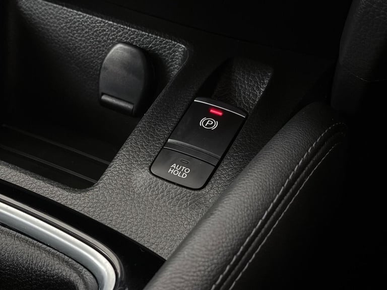 2018 Nissan Qashqai 1.6 DIG-T N-Connecta Euro 6 (s/s) 5dr HATCHBACK Petrol Manual