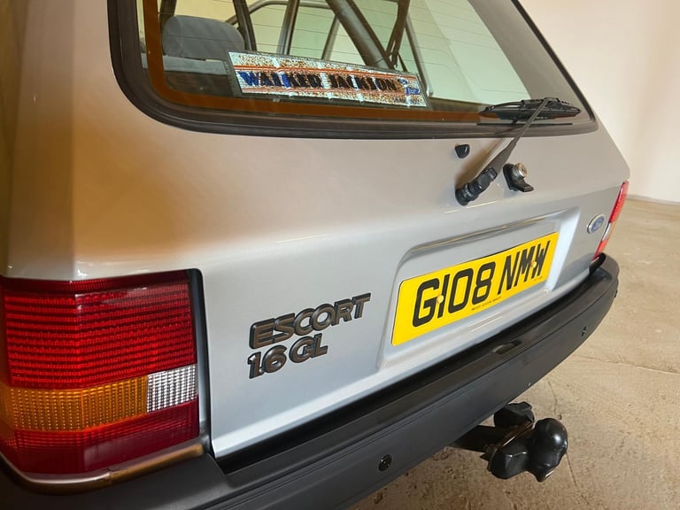 Ford Escort MK4 1.6GL Estate - Walk Around Video