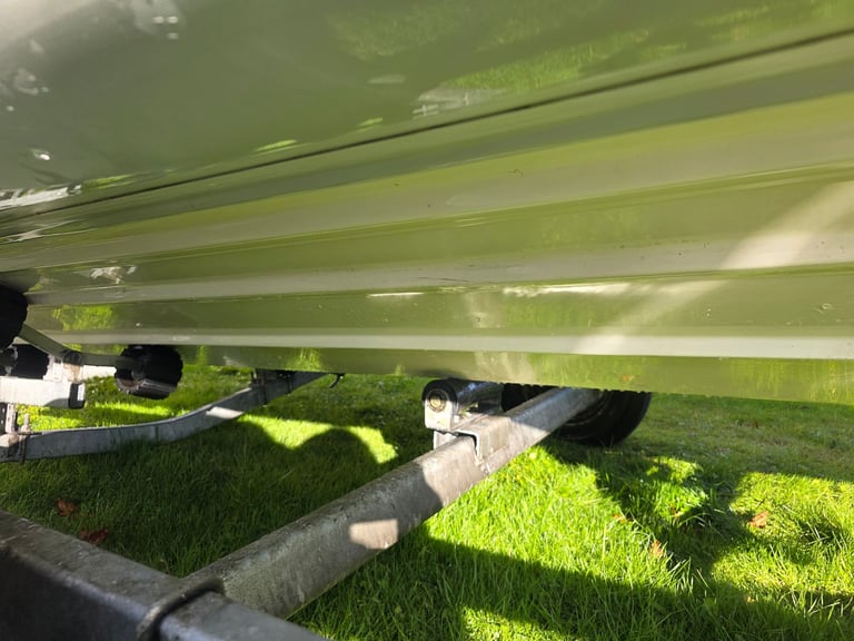 Valiant 520 rib