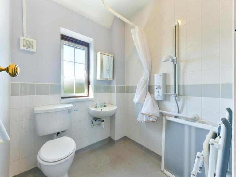 🏡 Cosy room available in Seven Sisters for £830 including bills!