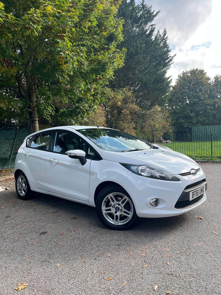 Ford, FIESTA, Hatchback, 2012, Manual, 1242 (cc), 5 doors