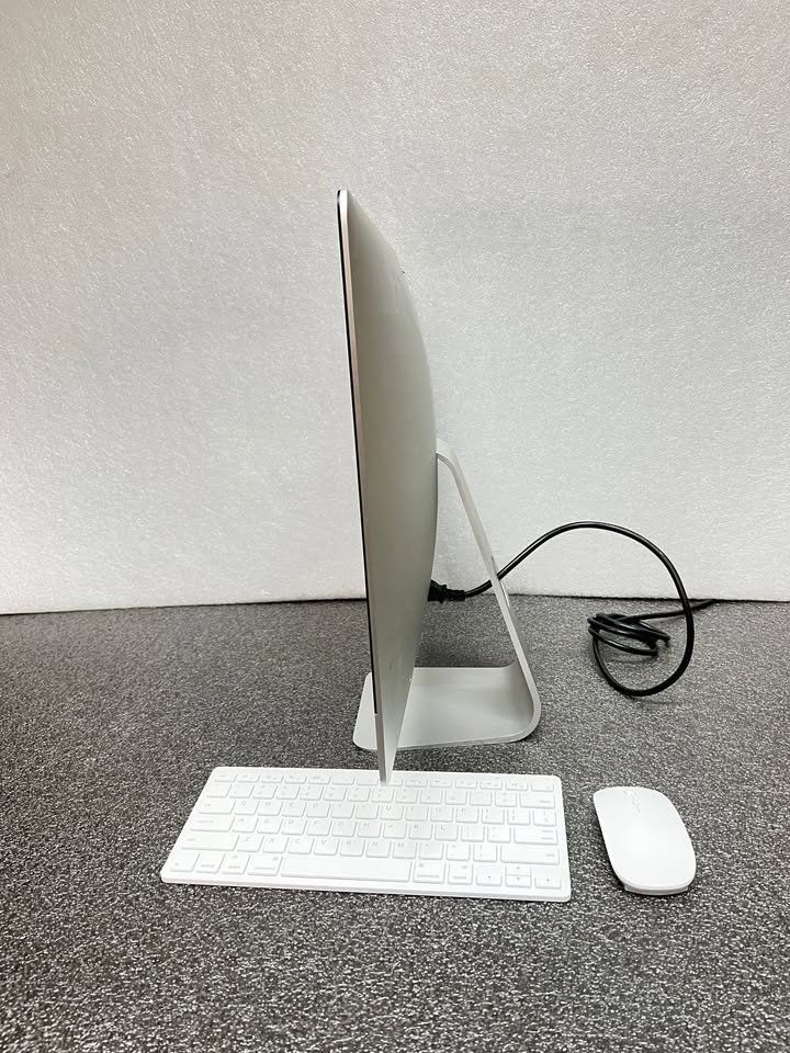 Apple iMac 24" Retina – i7 | 16GB RAM | 1TB HDD | NVIDIA Graphics