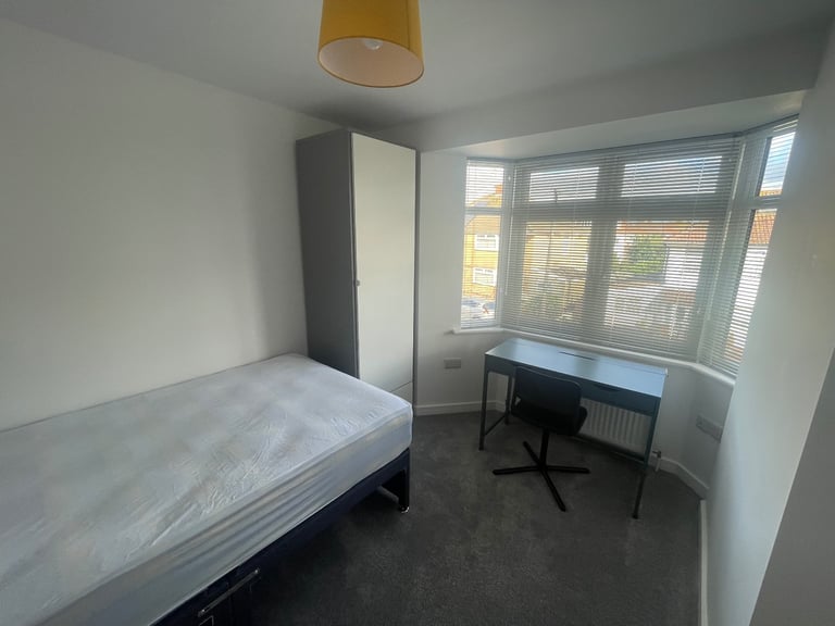 Double rooms in a new-build shared house for rent, bills included!
