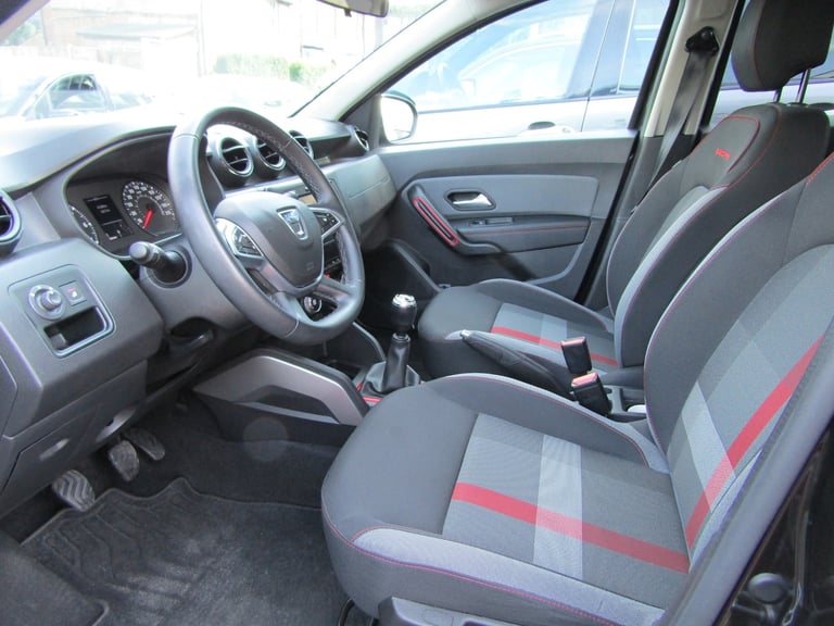 2019 Dacia Duster 1.5 BLUE DCi TECHROAD EURO 6(s/s) 6 SPEED MANUAL FRENCH REG LHD SUV Diesel Manual