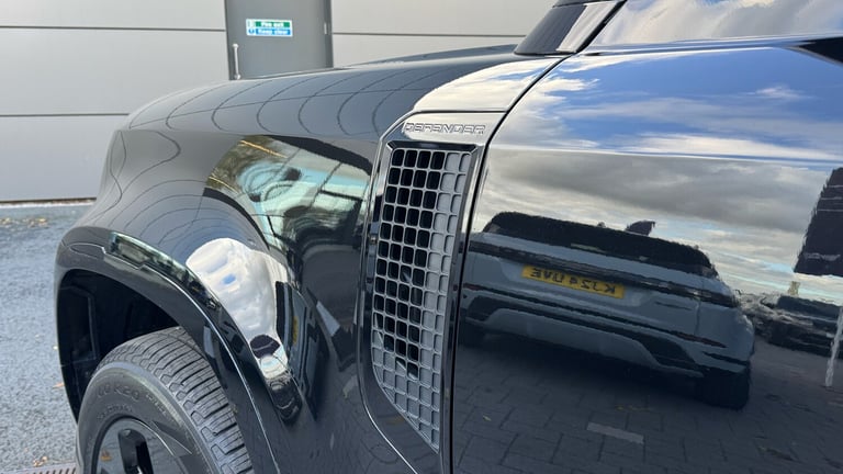 2024 Land Rover Defender 3.0 D250 X-Dynamic SE 110 5dr Auto Diesel Estate Estate Diesel Automatic