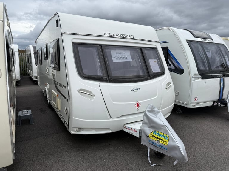 Lunar Clubman Si Transverse Island Bed Full Rear Bathroom