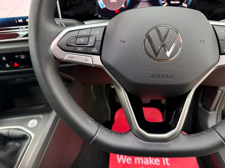 2025 Volkswagen Golf 1.5 TSI Match 5dr, UNDER 3300 MILES, MAY 2028 VOLKSWAGEN WARRANTY HATCHBACK ...