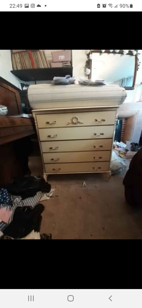 Bedroom drawers cabinets 