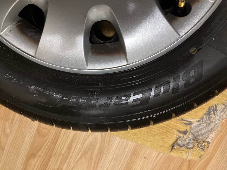 2 x VW Golf Mk5 15” Steel Wheels & Yokohama Tyres 195 65 15