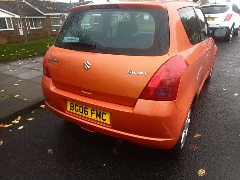SUZUKI SWIFT 1.3 GL VERY LOW MILES BEAUTIFUL CONDITION 2 KEYS SERVICE HISTORY