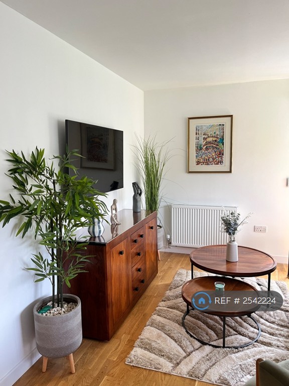2 bedroom flat in Shrubhill Walk, Edinburgh, EH7 (2 bed) (#2542224)