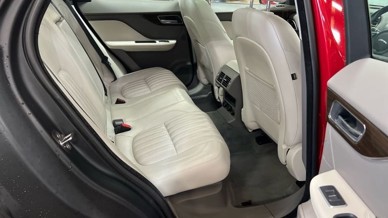 2017 Jaguar F-Pace 2.0 P250i Portfolio SUV 5dr Petrol Auto AWD Euro 6 (s/s) (250 ps) ESTATE Petro...
