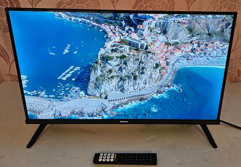 Hisense 32 inch smart full HD led TV unused with remote 
