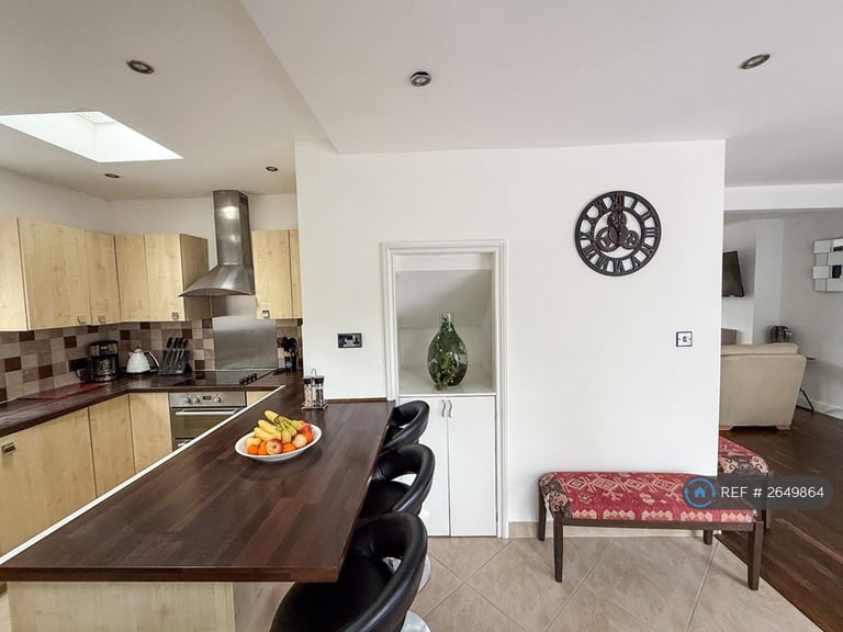 4 bedroom house in Bassett House, Orpington, BR6 (4 bed) (#2649864)