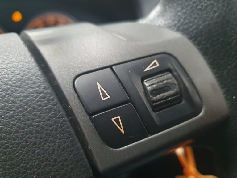 2007 Vauxhall Vectra 1.8i VVT Design 5dr HATCHBACK Petrol Manual
