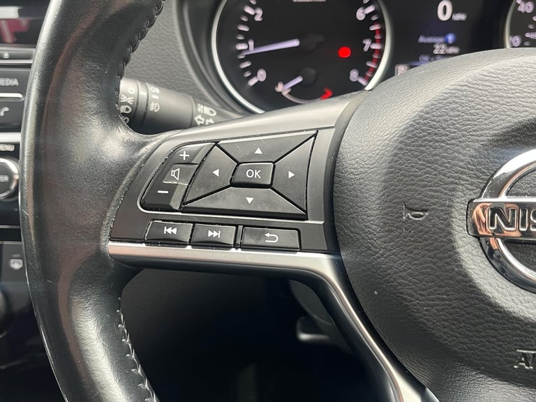 2017 Nissan Qashqai 1.2 DIG-T Acenta XTRON Euro 6 (s/s) 5dr HATCHBACK Petrol Automatic