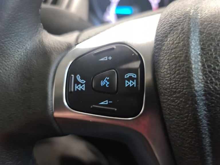 FORD TRANSIT COURIER 1.0 ECOBOOST LEADER P/V PETROL L1 100 BHP SWB