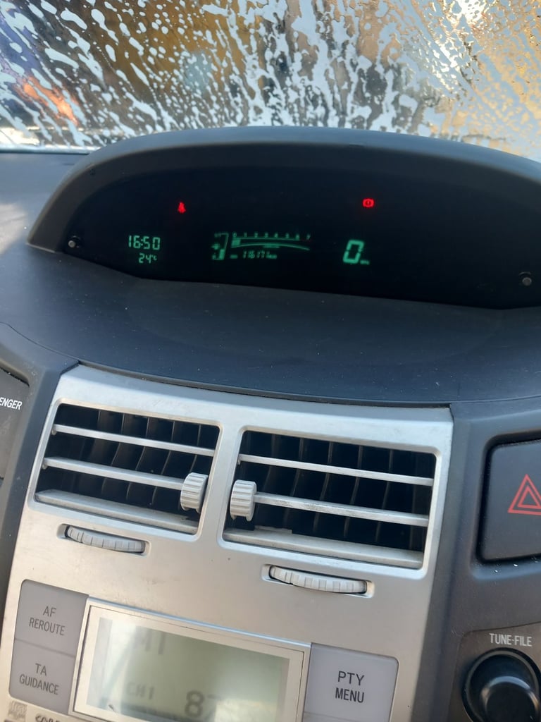 Toyota, YARIS, Hatchback, 2008, Manual, 1296 (cc),5 doors - Image 5