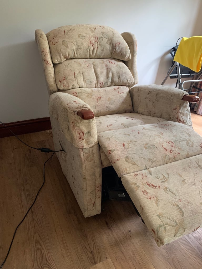 Rise & Recliner Chair 
